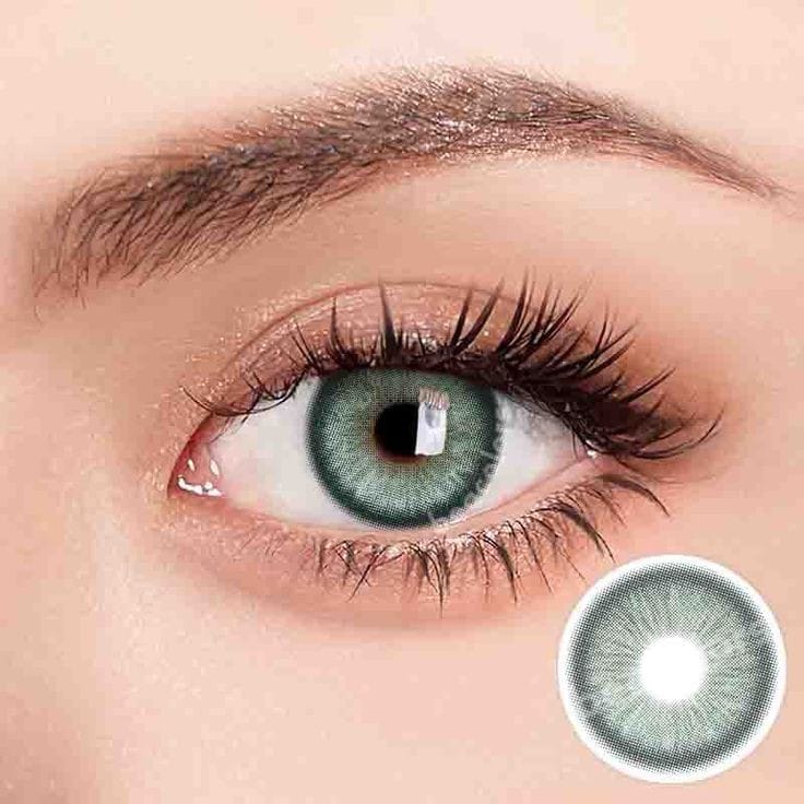 Forest Green Contact Lenses – A Bold, Natural Look